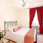 Ricco Di Comfort, Grande, Luminoso E Comodo Lejlighed *