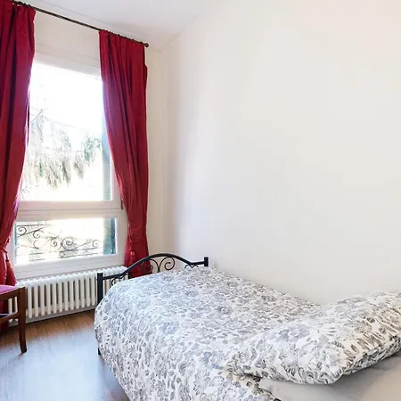 Daire Ricco Di Comfort, Grande, Luminoso E Comodo *